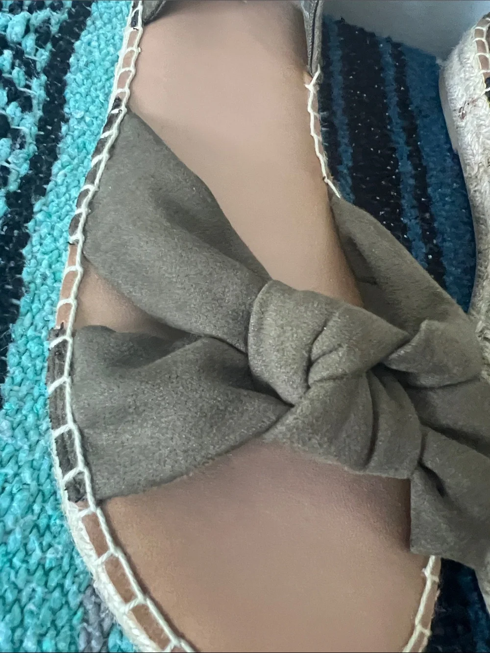 Old Navy Olive Green Sueded Lace-Up Platform Espadrilles Size 9